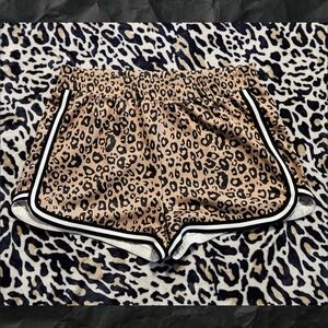 Leopard Print Retro Vibe Excellent Condition XL
